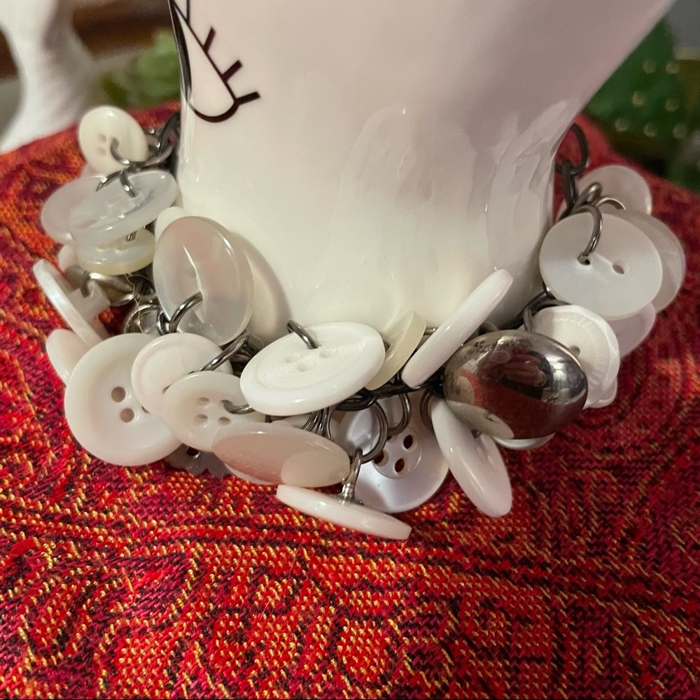 💰3/$15❤️ Up-cycled antique button bracelet